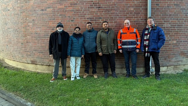 Eine indische Delegation besucht die Kläranlage.