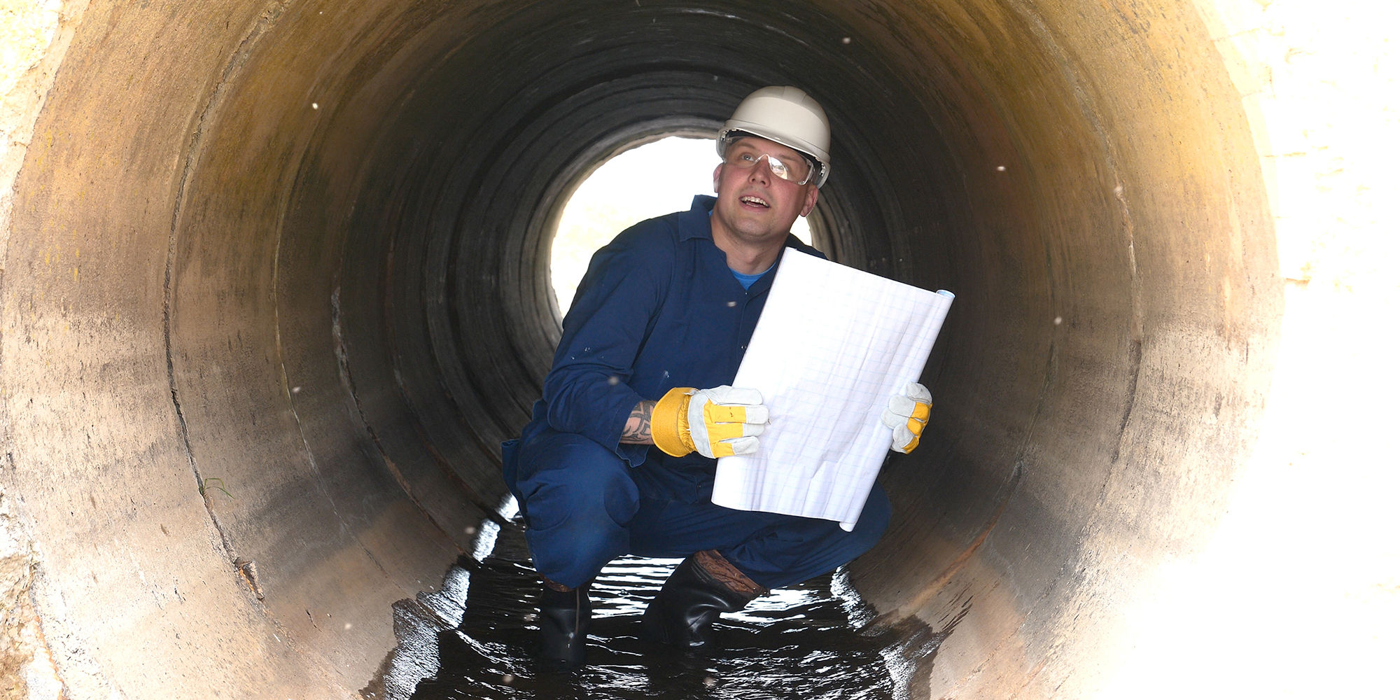Mitarbeiter im Kanal